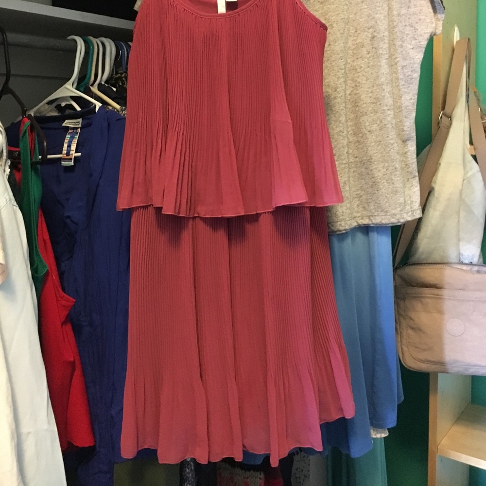 Dress - Picture 3 of 4